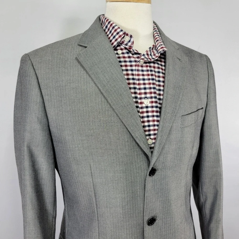 Stafford Essentials Men's Sport Coat Blazer Three Button Gray Herringbone 40R‎